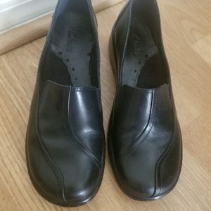 Clarks Clogs Leather || Great Condition || Size 7